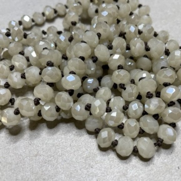 64" Beautiful White Hand Knotted Faceted Glass Flapper Beads Very Vintage 1920's - Picture 2 of 9